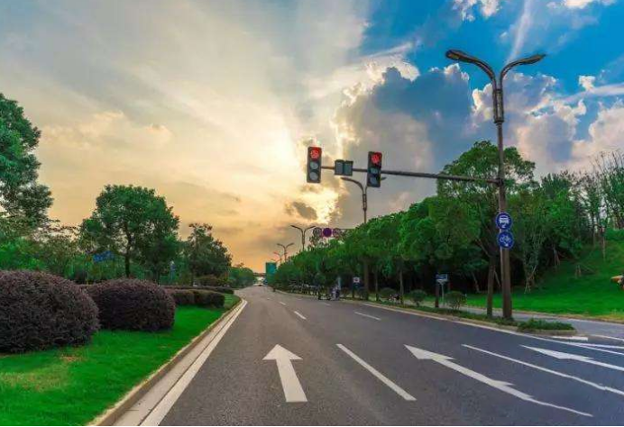 多功能杆.png 多功能杆.png