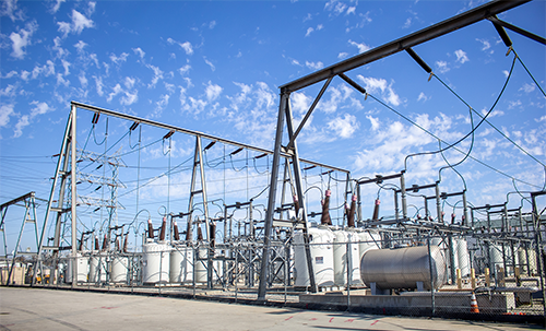 变电站是现代城市重要基础设施，关乎城市的稳定和可持续开展。针对城市重要变电站所的安全高效管控，Ebpay科技依托电力边缘计算智能网关打造站所动环监控系统，实现对站所箱柜、设施和环境的“遥测、遥信、遥控、遥调”等应用，综合提高变电站所日常运营的安全性、可靠性和响应效率。